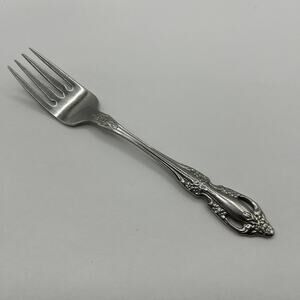 Oneida Distinction Deluxe Stainless Raphael Individual Salad Fork 6 3/4 in